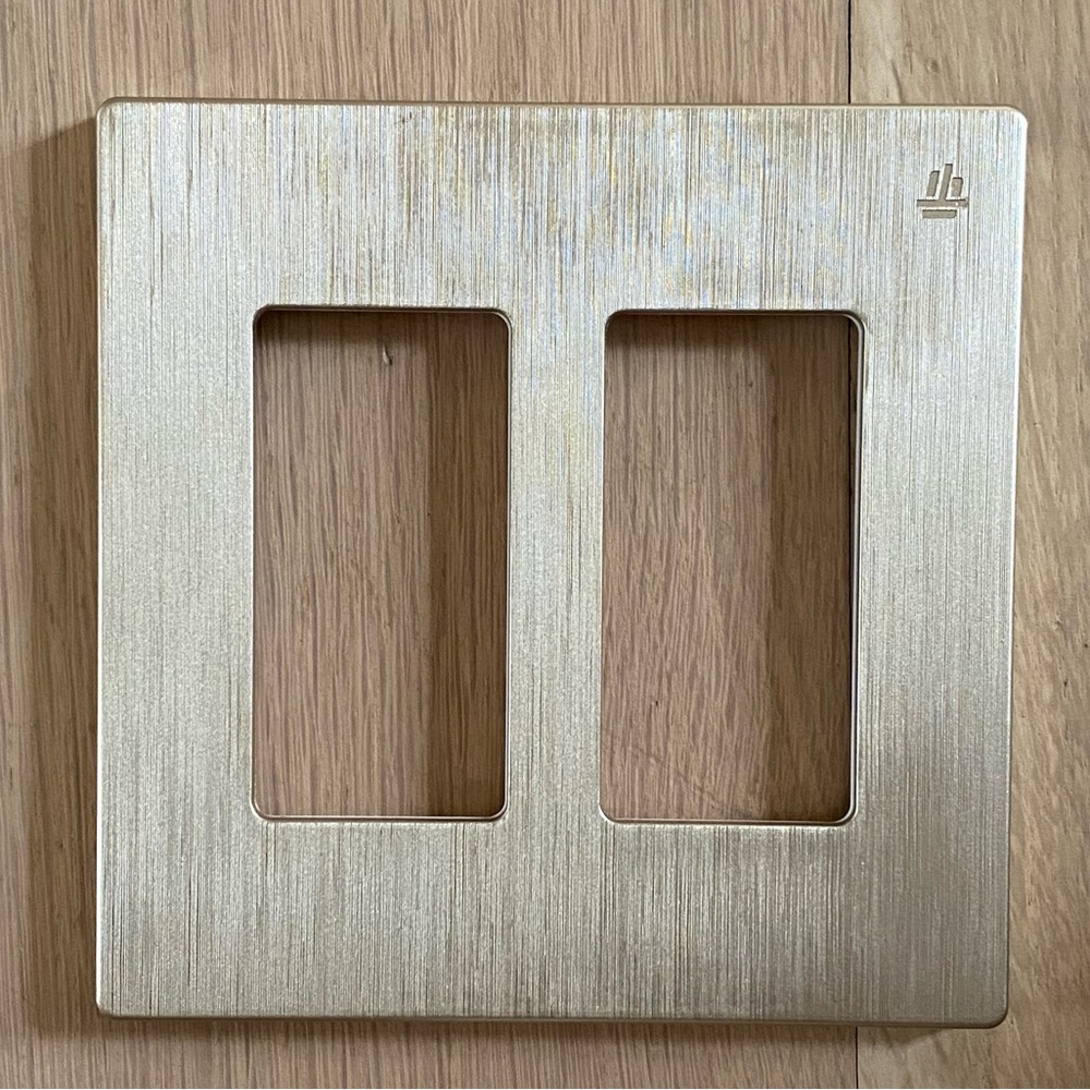 ENTERLITES Screwless Wallplate Outlet Covers (2 gang) Brushed Gold - 3 Covers
